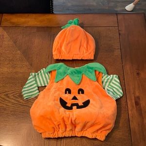 Infant pumpkin costume 6-12 months